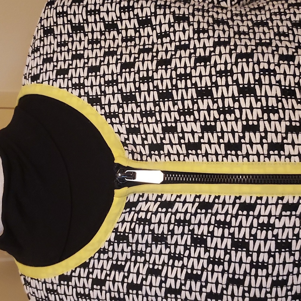Back/white abstract jacket by Ruby Rd - Picture 2 of 4